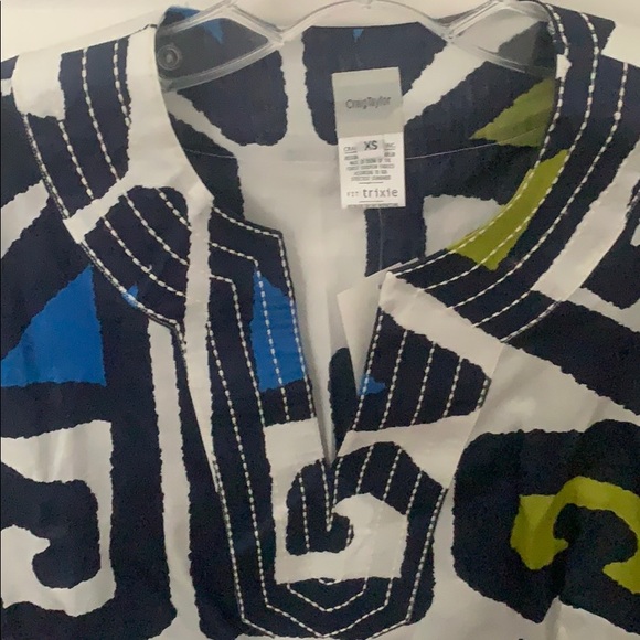 Long Sleeve Tunic with Abstract Pattern NWT - Picture 3 of 3